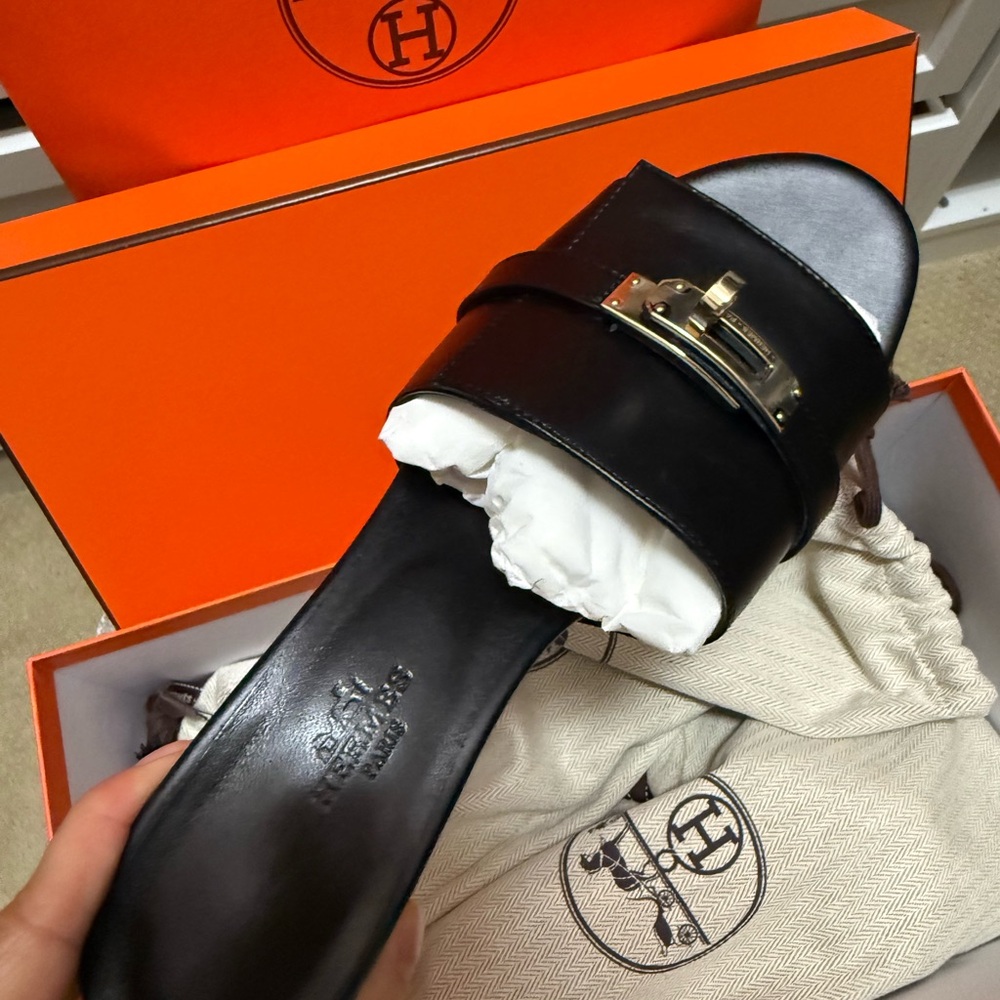 Hermès GIGI Sandals with Signature Design